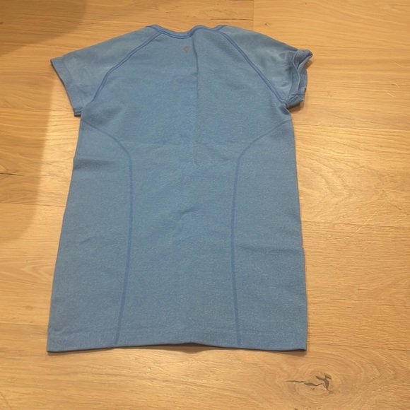 Ivivva by Lululemon blue shirt, size 12, only worn once, amazing condition! - Picture 2 of 2